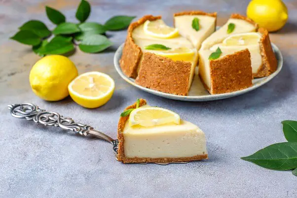 Homemade newyork cheesecake with lemon