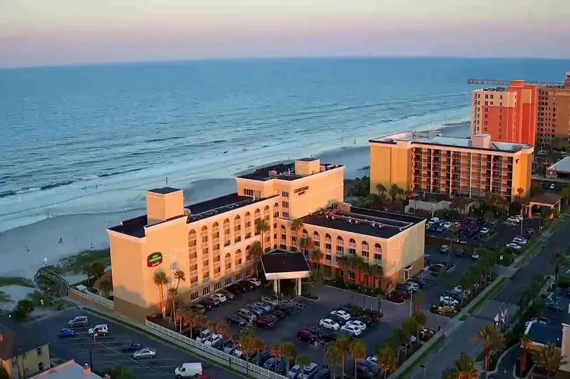 Pet-Friendly Hotels near Jacksonville Beach
