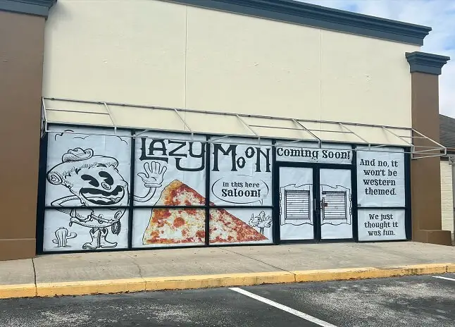 Lazy Moon Pizza to have fun with kids